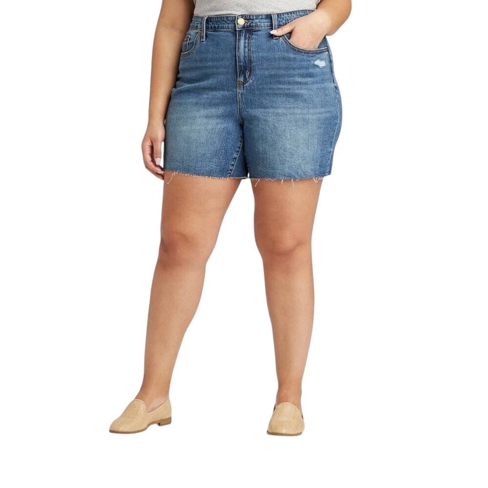 Universal Thread Plus High Rise Distressed Boyfriend Denim Shorts NWT 24W